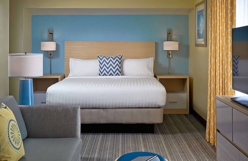 Gunter Afs Hotel | Modern Retreat near Montgomery Zoo & Riverwalk! Comes w/Private Full Kitchen!