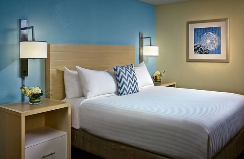 Gunter Afs Hotel | Modern Retreat near Montgomery Zoo & Riverwalk! Comes w/Private Full Kitchen!