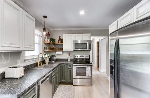 Lupton City House | Modern Retreat w/Fire Pit Near Harrison Bay!
