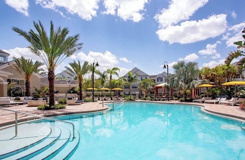 Oviedo Apartment | Modern Retreat w/Pool, Bowling Alley & Grills