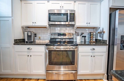 Central City Apartment | Modern Stylish & Spacious Loft w/Indoor Parking