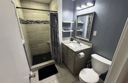 Decatur House | Modern Vintage w/Pool Table - 4BR|6BD Sleeps 12