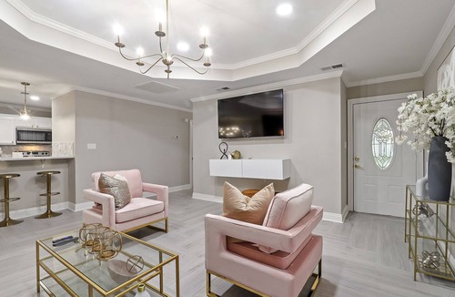 Gonzales House | Modernly Styled Home - 30 minutes away from New Orleans Airport & Baton Rouge