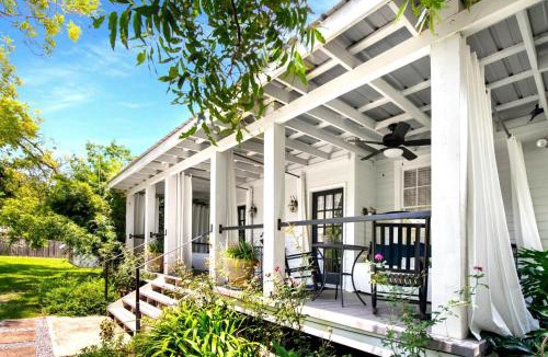 Mandeville Apartment | Monroe Suite at Blue Heron an Old Mandeville Stay