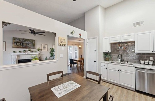 Savannah House | Moon River District, Updated! Wistful Washington