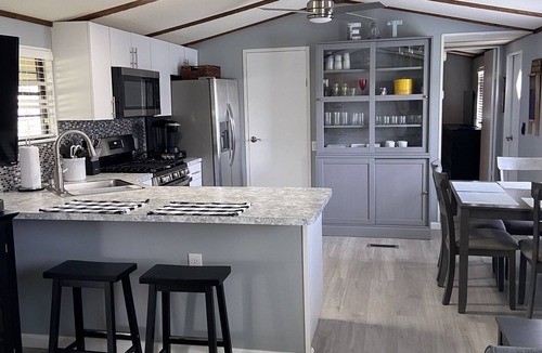 Welaka House | Moonlite Retreat- Waterfront home in Welaka, Florida