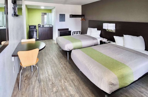 Columbus Hotel | Motel 6 Columbus, GA - Downtown