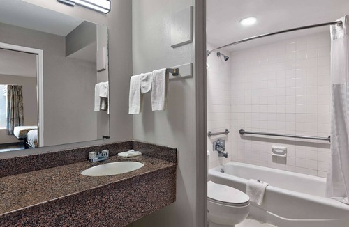 McDonough Hotel | Motel 6 McDonough, GA
