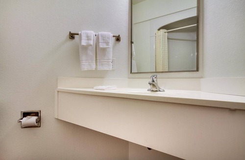 Montgomery Hotel | Motel 6 Montgomery, AL - Airport