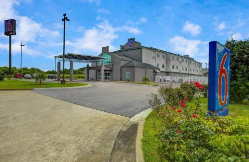 Montgomery Hotel | Motel 6-Montgomery, AL - Airport