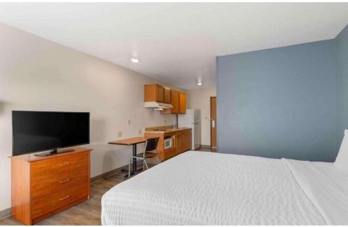 Pelham Hotel | Motel 6 Suites Birmingham Pelham, AL
