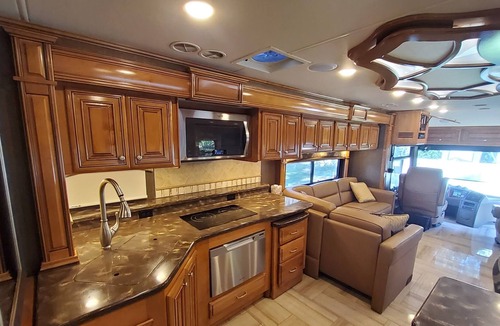 Umatilla House | Motorhome - Huge high end 45 ft luxury coach