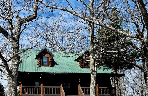 Pine Mountain Cabin | Mountain Love- Close to Mountainside Pool!