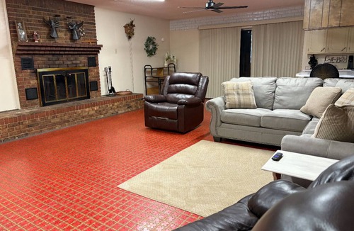 Murfreesboro House | Murfreesboro Arkansas walking distance in town 1.9 miles to Crater of Diamond's