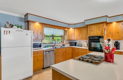 Jasper House | Nanas Lakehouse - Private dock with Jet-ski port!