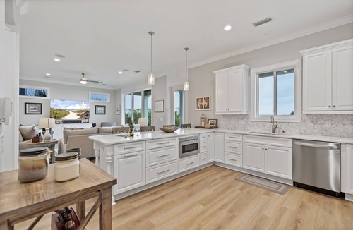 Caribbean Isle House | 🌊 Narrvelous – Sound-View 5BR Home w/Pool, Tennis, Firepit & Walk to Beach