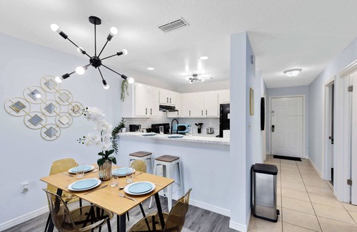 Titusville Apartment | NASA area, pool, gym, BBQ, *no pet fee* LCO @ 6 pm