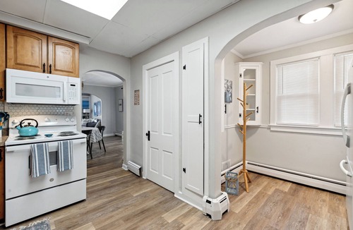 Maumee House | Nautical abode Uptown Maumee by River-BLUE Side!