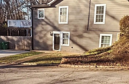 East Side House | Near downtown 3 bed home close to City Winery, Fox Theater and Ponce City