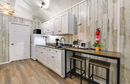 Picayune Cottage | Near Dtwn & Space Center: Tiny Home in Picayune