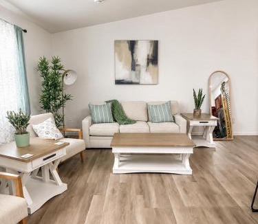 Tallahassee Apartment | Near FSU & Capitol Monthly OK Parking Patio