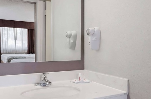 St. Augustine Hotel | Near St. Augustine Beach. Spacious Space with Pool Access, Free Parking