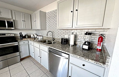 Haines City Villa | New! 4-bedroom/Pool/Jacuzzi/PGA Top Golf Course