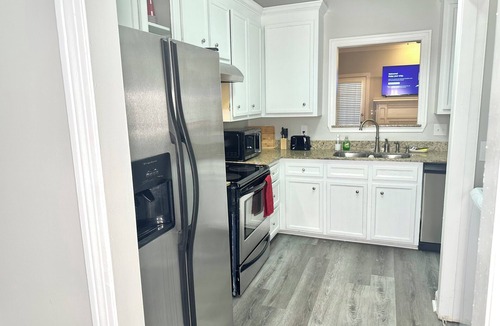 Tougaloo House | NEW! 5 beds, Car Garage & Prime Location