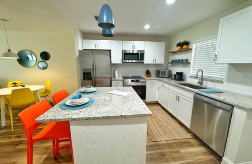 Port Orange House | NEW Amazing Sunshine-Up 6 Guests-Private Backyard