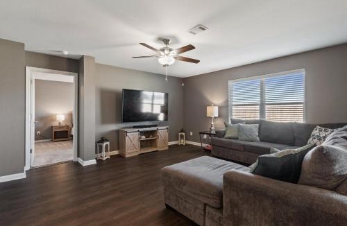Tuscaloosa House | New Bama Retreat Sleeps 8