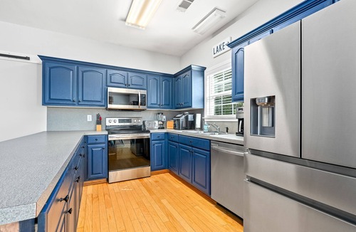 Dadeville House | New! Daydream Believer is a 4BR, 2.5BA Lake Martin home that is PET FRIENDLY!
