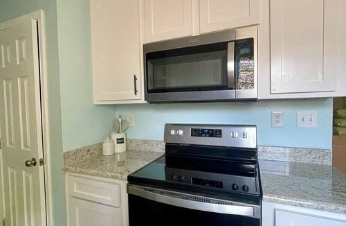 Mobile House | New Fully Renovated cozy home! Prime location, family friendly. Book now!