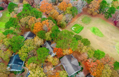 Eatonton Cottage | NEW! Golf Cottage- 5 min walk to the lake, beach area, marina and clubhouse!