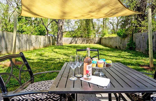 Westview House | *NEW* Gorgeous Beltline Bungalow Centrally Located