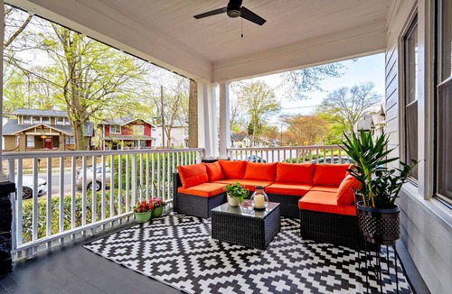 Westview House | *NEW* Gorgeous Beltline Bungalow Centrally Located