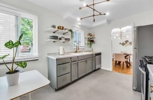 Anchorville House | NEW! Grosse Pointe/Detroit 3BR | Sleeps 8 | Yard
