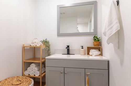 Sandalwood Apartment | NEW Guesthouse + Serene Pergola