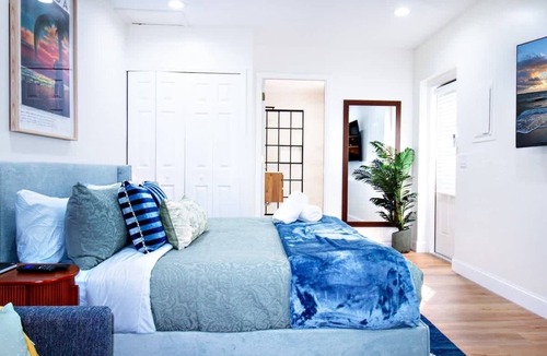 Orlando House | New King GH|PetsOK|PrivEnt|Pvt FncdYard+Tub+W/D+FP