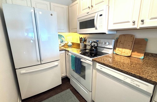 Innerarity Townhomes House | NEW LISTING! Beach. Pool. Near FloraBama and Gulf Shores! SNOWBIRD 35% OFF