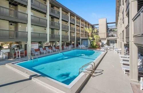 Fernandina Beach Condo | NEW LISTING - Sand Dollar VIllas - Forever Young