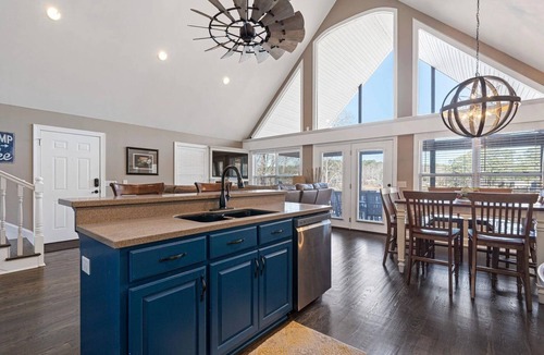 Eatonton House | New Luxury Lakefront Home with Dock, Hot Tub, Fire Pit, SUP Boards and Kayaks!