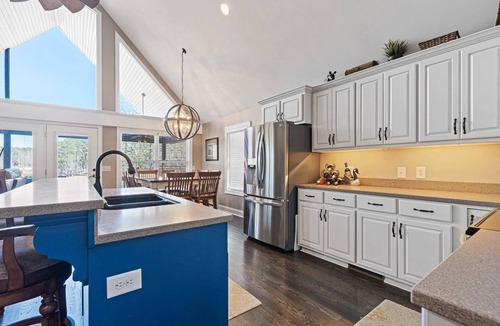 Eatonton House | New Luxury Lakefront Home with Dock, Hot Tub, Fire Pit, SUP Boards and Kayaks!