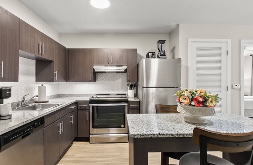 Tuscaloosa Condo | NEW Mary Harmon Landing 1st Floor w/Gym & Pool