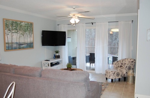 Alexander City Condo | New Owners/Newly Furnished/New Paint-Lake Martin Condo on the Water in Alex City