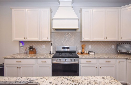 Auburn House | NEW! Plains Getaway In Auburn, 3BR/3BA townhome that sleeps 8 w/EV Charger!