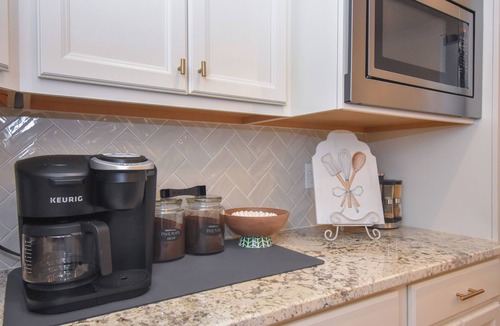 Auburn House | NEW! Plains Getaway In Auburn, 3BR/3BA townhome that sleeps 8 w/EV Charger!