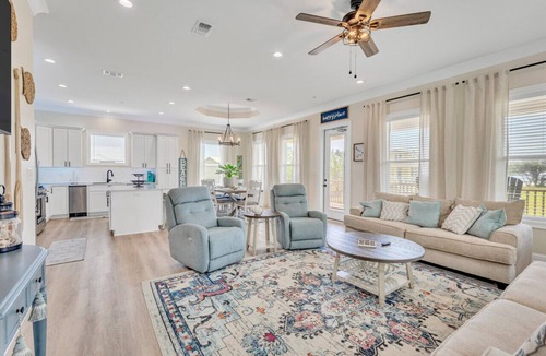 Long Beach House | NEW Pool!| Beach Views| Sleeps 8