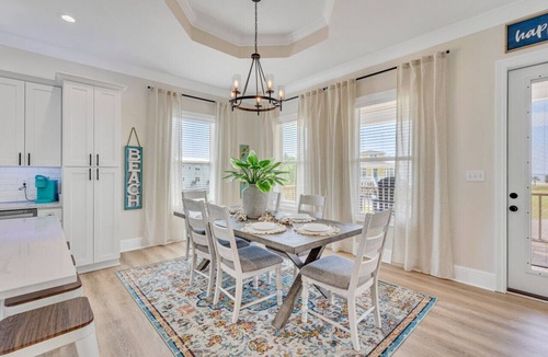 Long Beach House | NEW Pool!| Beach Views| Sleeps 8