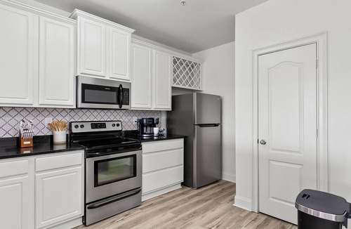 Tuscaloosa Condo | NEW Remodeled Condo Walk to Stadium