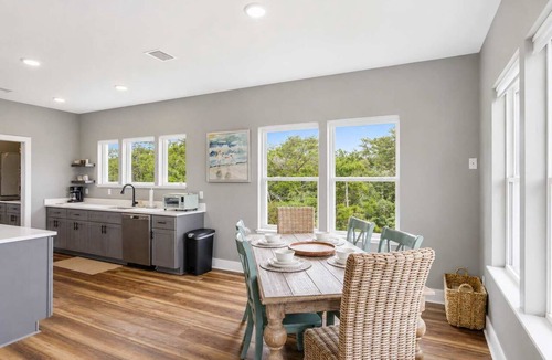 Eastpoint House | New- Seabreeze-Bay Front -Pet Friendly